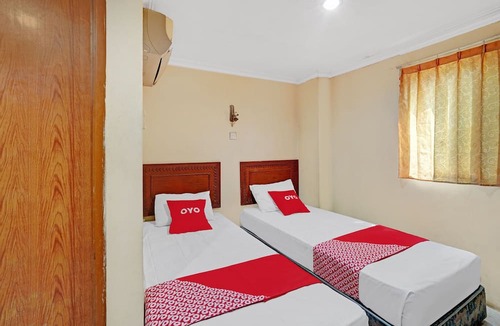 Ampel Hotel | OYO Life 90380 Andalus Hotel Syariah