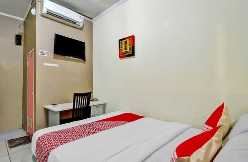 Cikarang Hotel | OYO 90222 Lafa Park Syariah