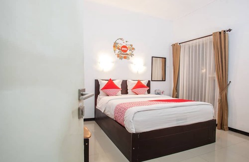 Jombang Hotel | Capital O 887 Green Hill Hotel And Convention Center