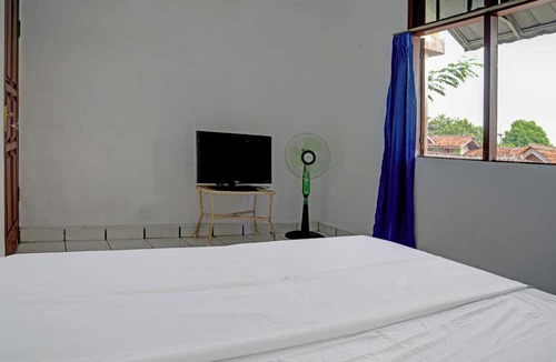 Sukabumi Hotel | Hotel O Home Stay Syariah Aom Kusman