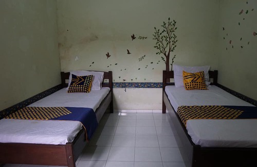 Bondowoso Hotel | Hotel O Yoko Kost Syariah