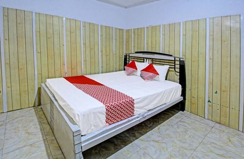 Pare Hotel | OYO 3012 Coupis Guesthouse Syariah