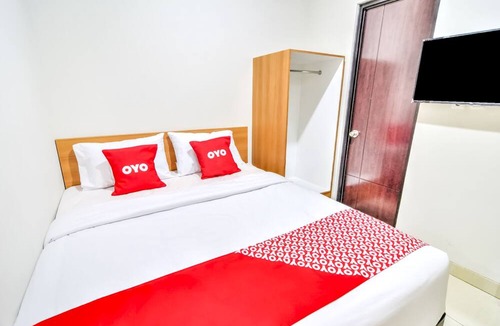 Karawang Hotel | OYO 3346 Rukos Colombus G5