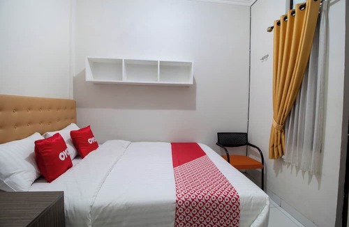 Karawang Hotel | OYO 3253 Sofia Residence