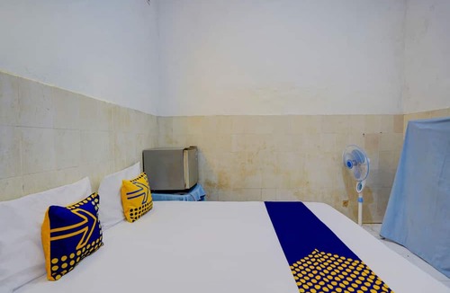Gresik Hotel | Hotel O Homestay Kedamean