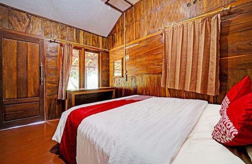 Sendang House | OYO Life 91201 Larasati Homestay Pantai Klayar