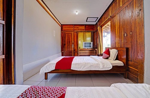 Sendang House | OYO Life 91201 Larasati Homestay Pantai Klayar