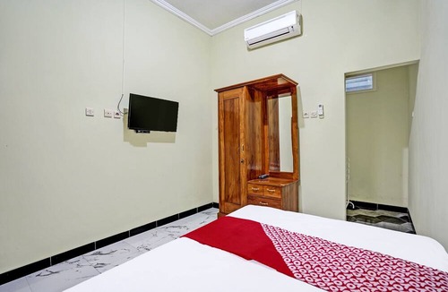 Madiun Hotel | OYO Life 92043 Kost Barokah Syariah Madiun
