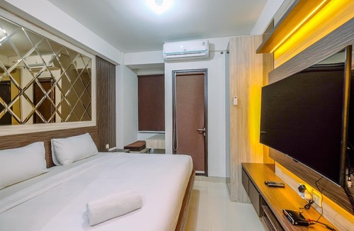 Bekasi Apartment | Warm And Minimalist Studio Room Transpark Cibubur Apartment