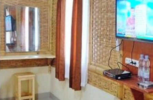 Sukabumi Hotel | Hotel O Penginapan Putri Asih Sawarna