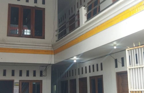 Sukabumi Hotel | SPOT ON 92532 Penginapan Hj Lilis Syariah