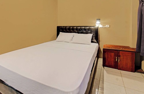Mataram House | Capital O 92747 Ombak Cafe & Homestay