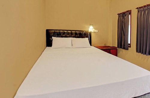 Mataram House | Capital O 92747 Ombak Cafe & Homestay