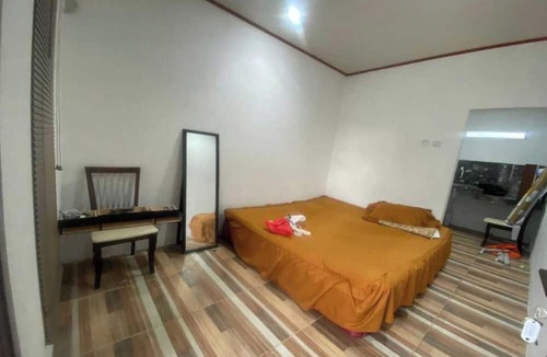 Depok Hotel | EXPRESS O 92147 Nia Residence