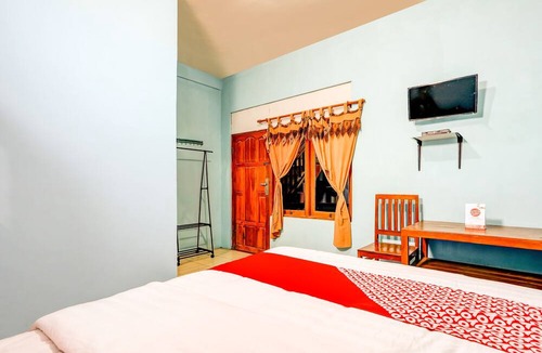 Kretek Hotel | OYO 90051 Guest House Parangtritis