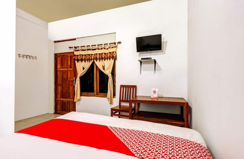 Kretek Hotel | OYO 90051 Guest House Parangtritis