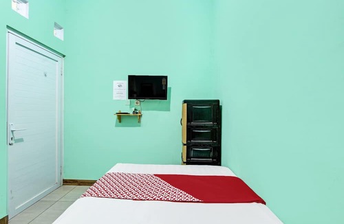 Sedayu Hotel | OYO 92521 Guest House Inayah Syariah