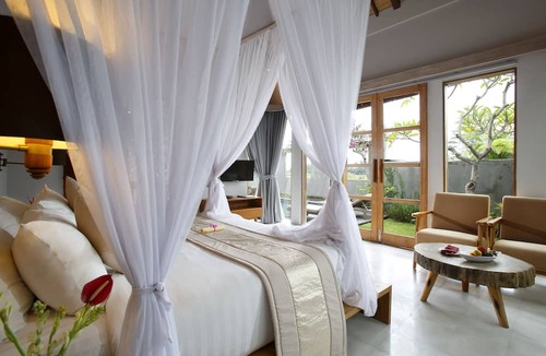 Lodtunduh Hotel | Villa Kayu Lama