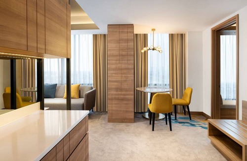 Jakarta Hotel | Hilton Garden Inn Jakarta Taman Palem