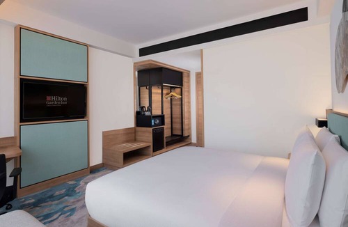 Jakarta Hotel | Hilton Garden Inn Jakarta Taman Palem