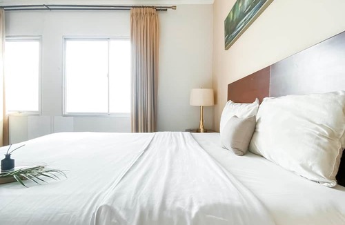 Old Jakarta Apartment | 1BR Queen Bed at Ancol Marina Apartment near Dufan