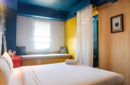 Surabaya Apartment | Exquisite 1Br Apartment At Puri Mas