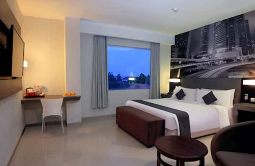 Semarang Hotel | Hotel Neo Candi Simpang Lima - Semarang by ASTON