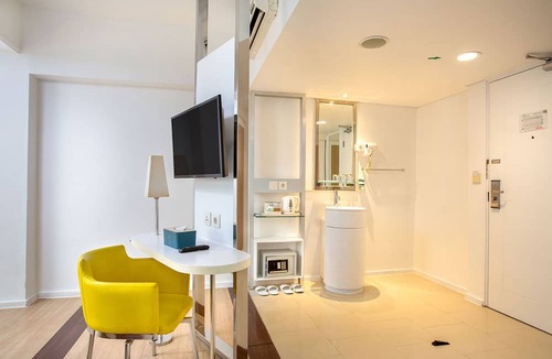 Kelapa Gading Barat Hotel | 1O1 URBAN Jakarta Kelapa Gading