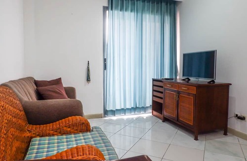 Suko Manunggal Apartment | Spacious Classic 1BR Apartment at Taman Beverly