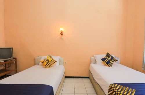 Kalibaru Hotel | OYO 2465 Hotel Raung View