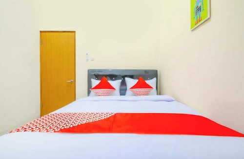 Tasikmalaya Hotel | Hotel O Syariah Tasikmalaya Near Universitas Siliwangi Formerly Siliwangi Guest House