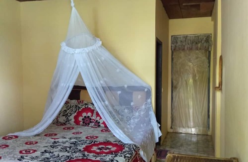 Simanindo House | Merlyn Guest House