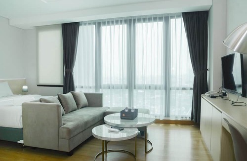 Central Jakarta Apartment | Comfortable Studio Room at Capitol Suites Apartment