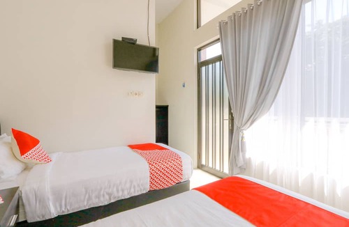 Jember Hotel | Capital O 2798 Semeru Residence Syariah