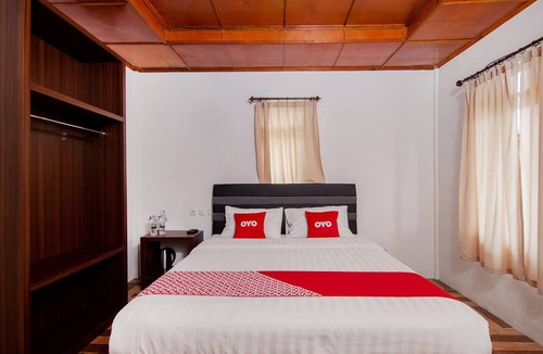 Simanindo Bed & Breakfast | OYO 1812 Dg Inn