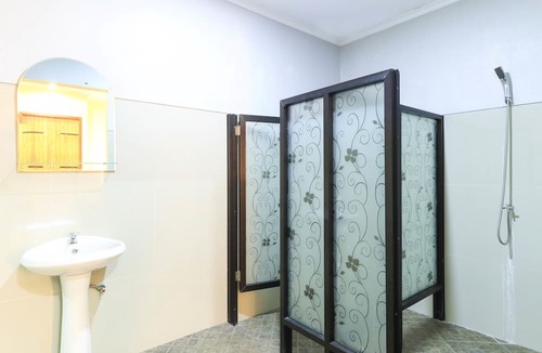 Pacet Hotel | IMK Inn by Obech