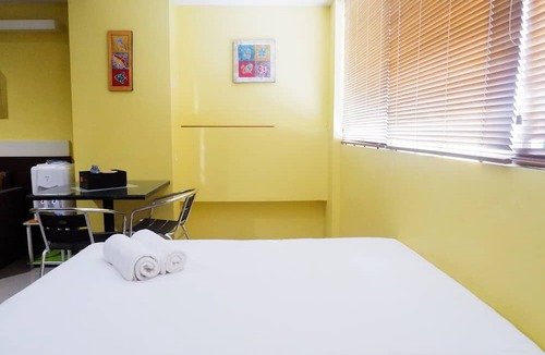 Siwalankerto Apartment | Comfy Studio at High Point Serviced Apartment
