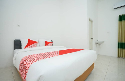 Dringu Hotel | OYO 2489 Choco 88 Residence