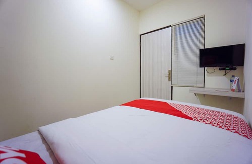 Manado City Centre Hotel | Super OYO 1838 COZY Home