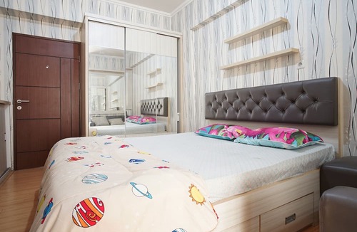 Pekayon Jaya Hotel | Planet Room Kemang View