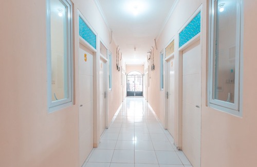 Depok Hotel | OYO 1841 Kathyrn Residence