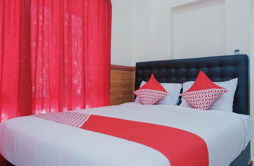 Pacitan Hotel | OYO 1190 Griya Soeratin Residence Syariah