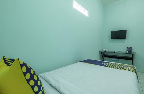 Karawang Hotel | OYO Life 1889 Mbuahpage