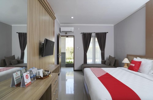 Renon Hotel | Capital O 2166 Elitya Stay