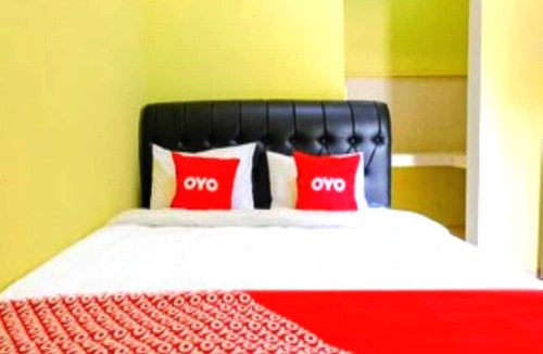 Madiun Hotel | OYO 1784 Hj. Aniek Residence