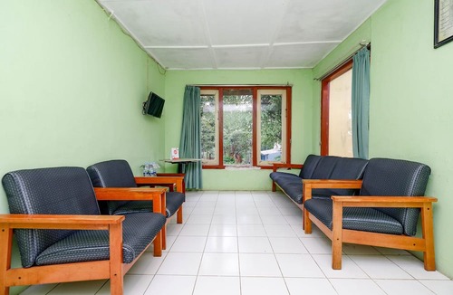 Ambarawa Hotel | OYO Capital O 1808 New Bandungan Indah