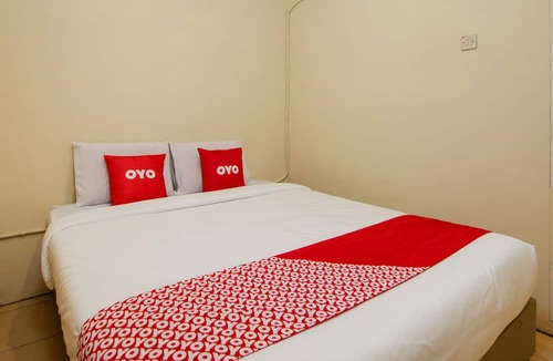 Parapat Hotel | OYO 2045 Hotel 211