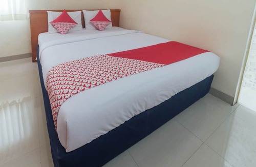 Ambon Hotel | OYO 1448 Mangga Dua Guest House