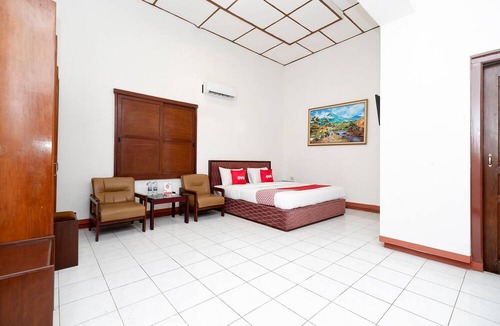Laweyan Hotel | Super OYO Capital O 1644 Hotel Griya Kencana