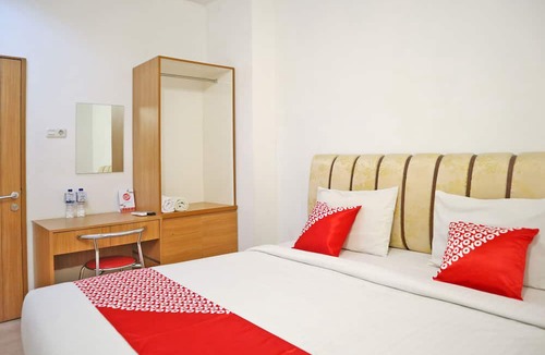 Padang Hotel | Hotel O M Authentic Kost Man